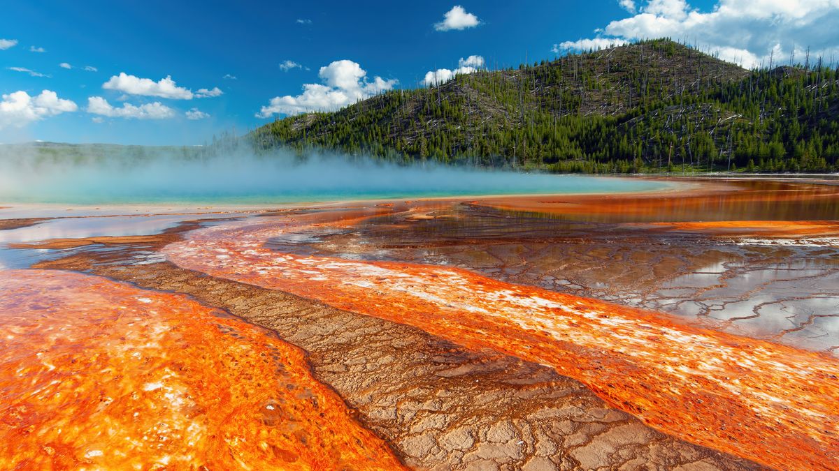 Yellowstone volcano supereruptions appear to have multiple explosive