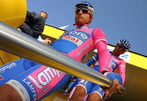 Lampre heads to the race from sign-in