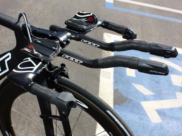 Felt's carbon fiber Devox aero bar will come standard on the complete DA.