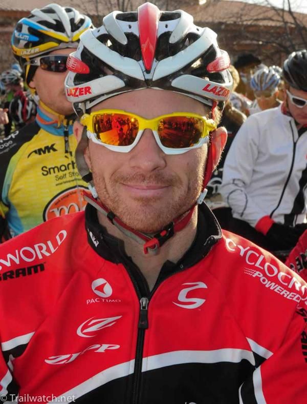 Dylan McNicholas (Cyclocrossworld.com) on the front row