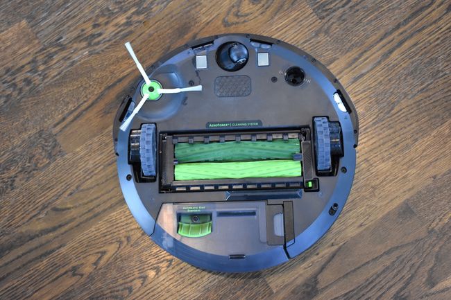 blue light on roomba i3