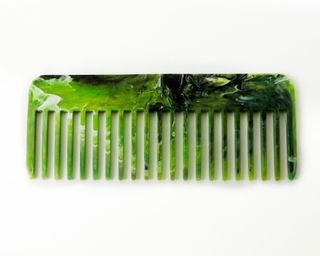 Re=Comb comb in ‘Smoke'