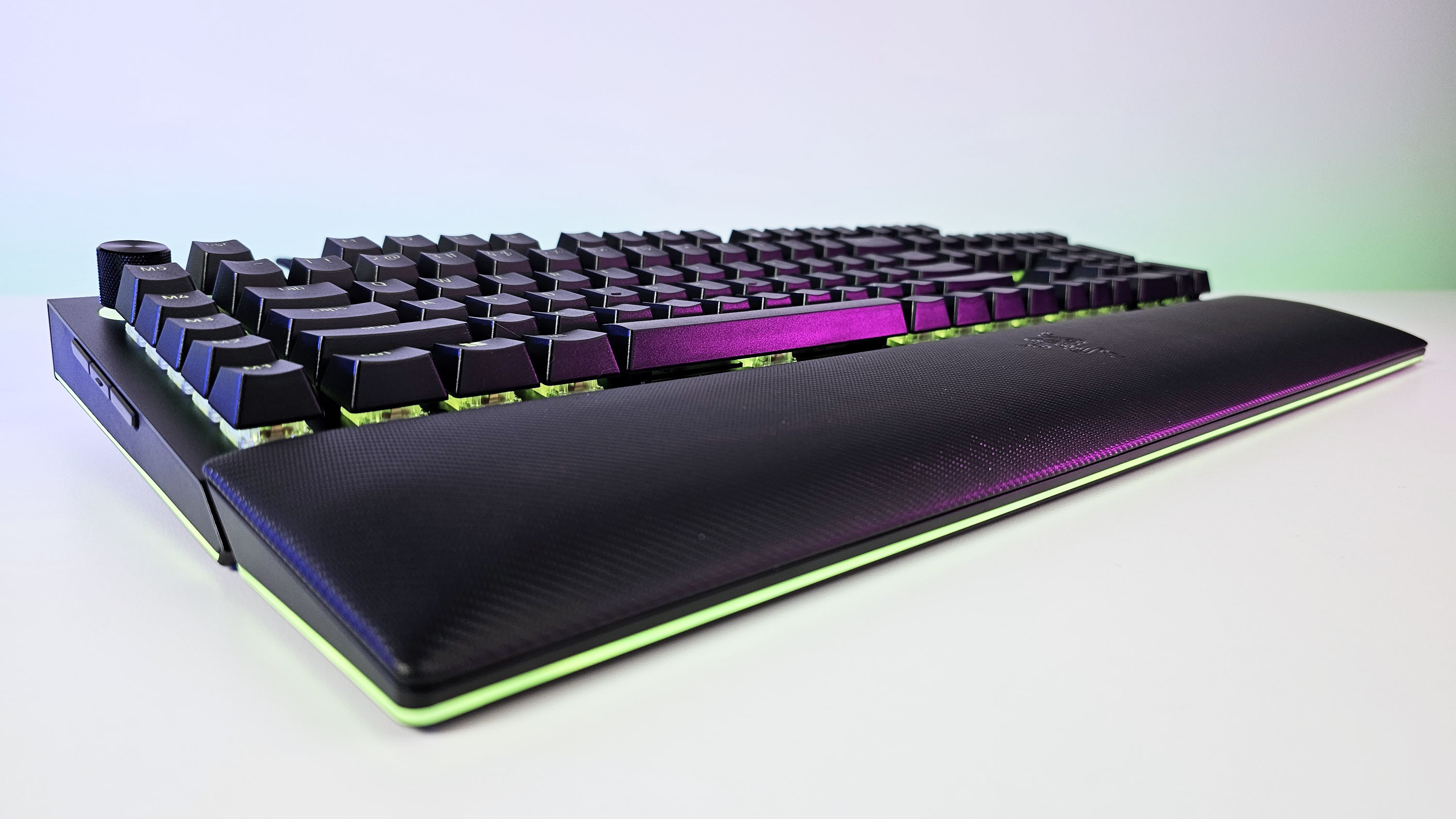 Teclado para juegos Razer BlackWidow V4 Pro