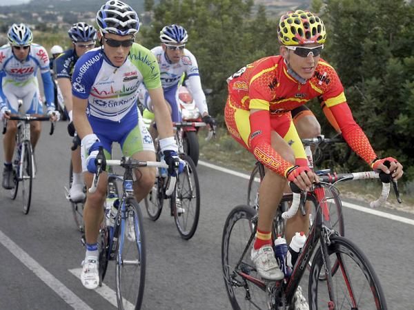 Carlos Verona (Spain) appears to be enjoying himself in the early break.