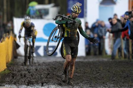 Sven Nys was cursed with mechanical problems and pulled out of the race