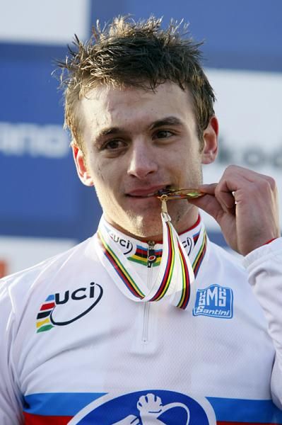 Pawel Szczepaniak (Poland) chomps on that gold medal
