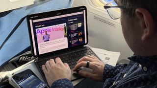 United Starlink &ndash; Using an iPad on board