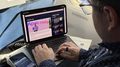 United Starlink &ndash; Using an iPad on board