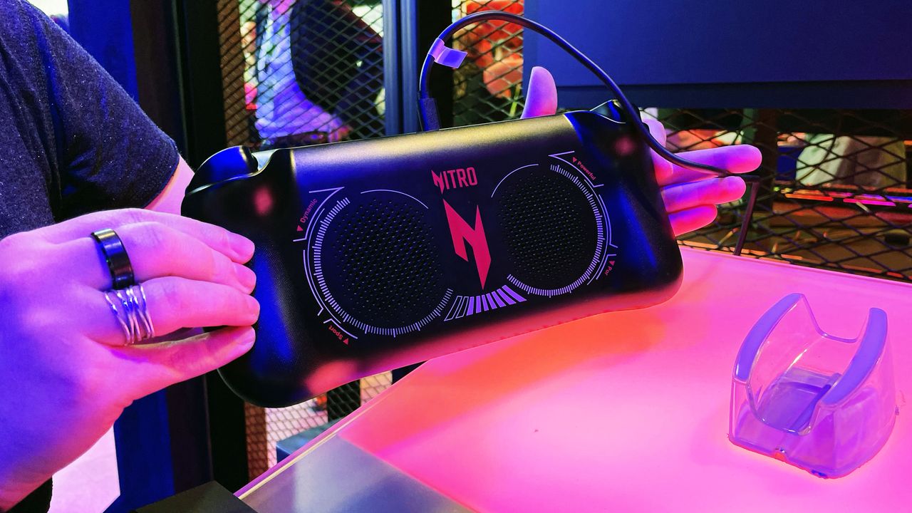 Acer Nitro Blaze 7 handheld gaming PC