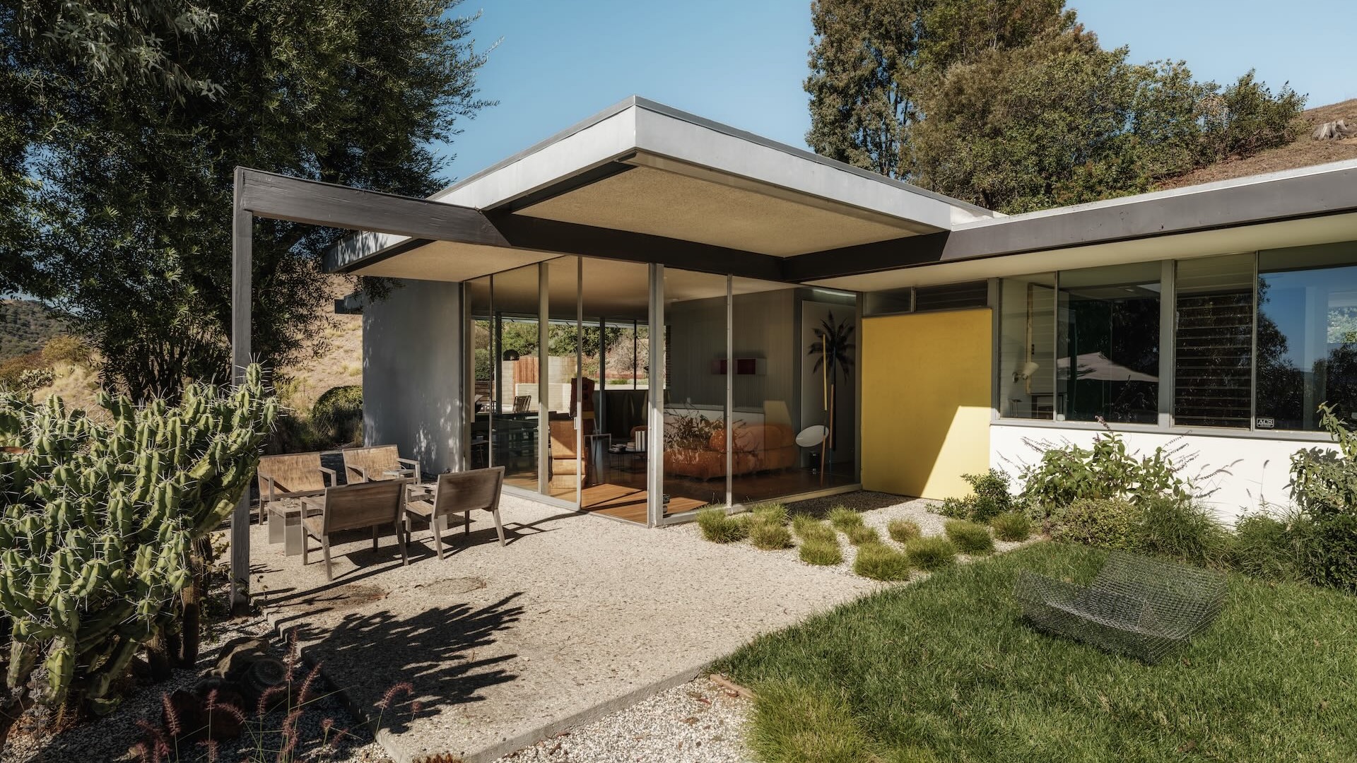 richard neutra's sale house, a modernist landmark for sale in los angeles