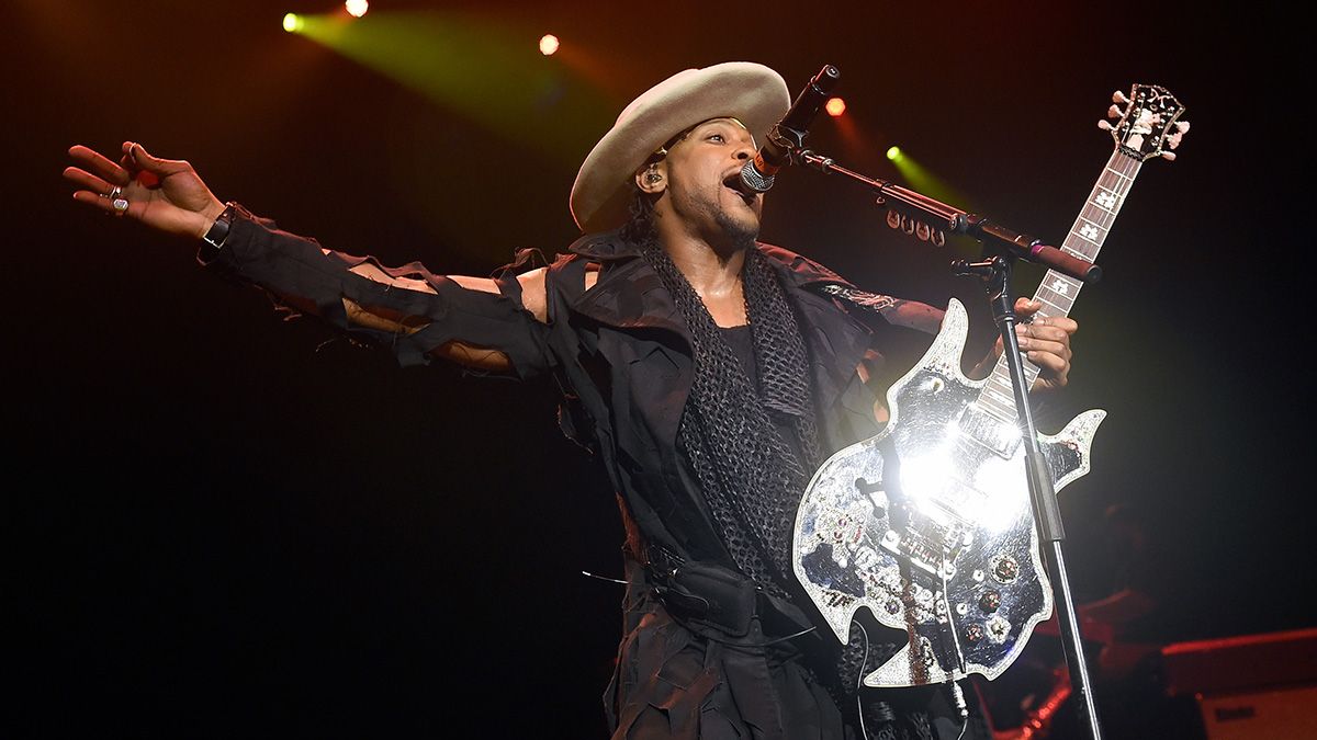 Recording artist D&#039;Angelo performs at The Chelsea at The Cosmopolitan of Las Vegas on August 21, 2015 in Las Vegas, Nevada