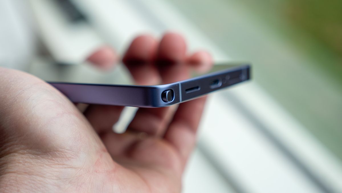 The S Pen docked incorrectly inside the Samsung Galaxy S26 Ultra