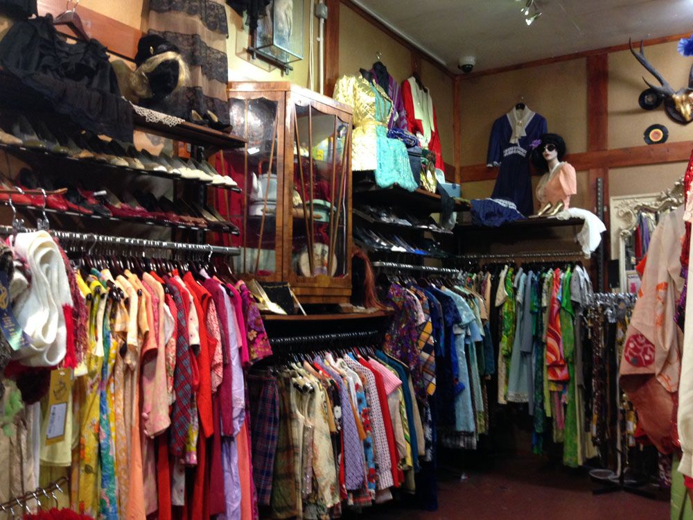 Thrift stores in in Cambridge - Cambridge Nostalgia & Co, Luxe