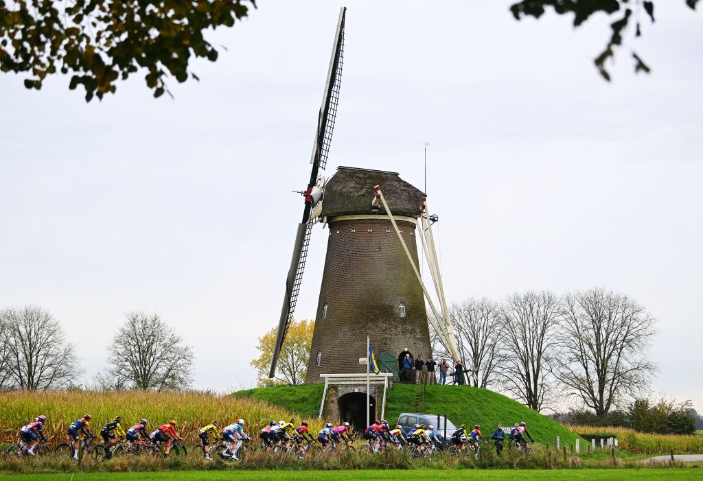 DOETINCHEM NETHERLANDS OCTOBER 12 A general view of the peloton competing during the 26th Simac Ladies Tour 2024 Stage 5 a 140km stage from Doetinchem to Doetinchem UCIWWT on October 12 2024 in Doetinchem Netherlands Photo by Luc ClaessenGetty Images