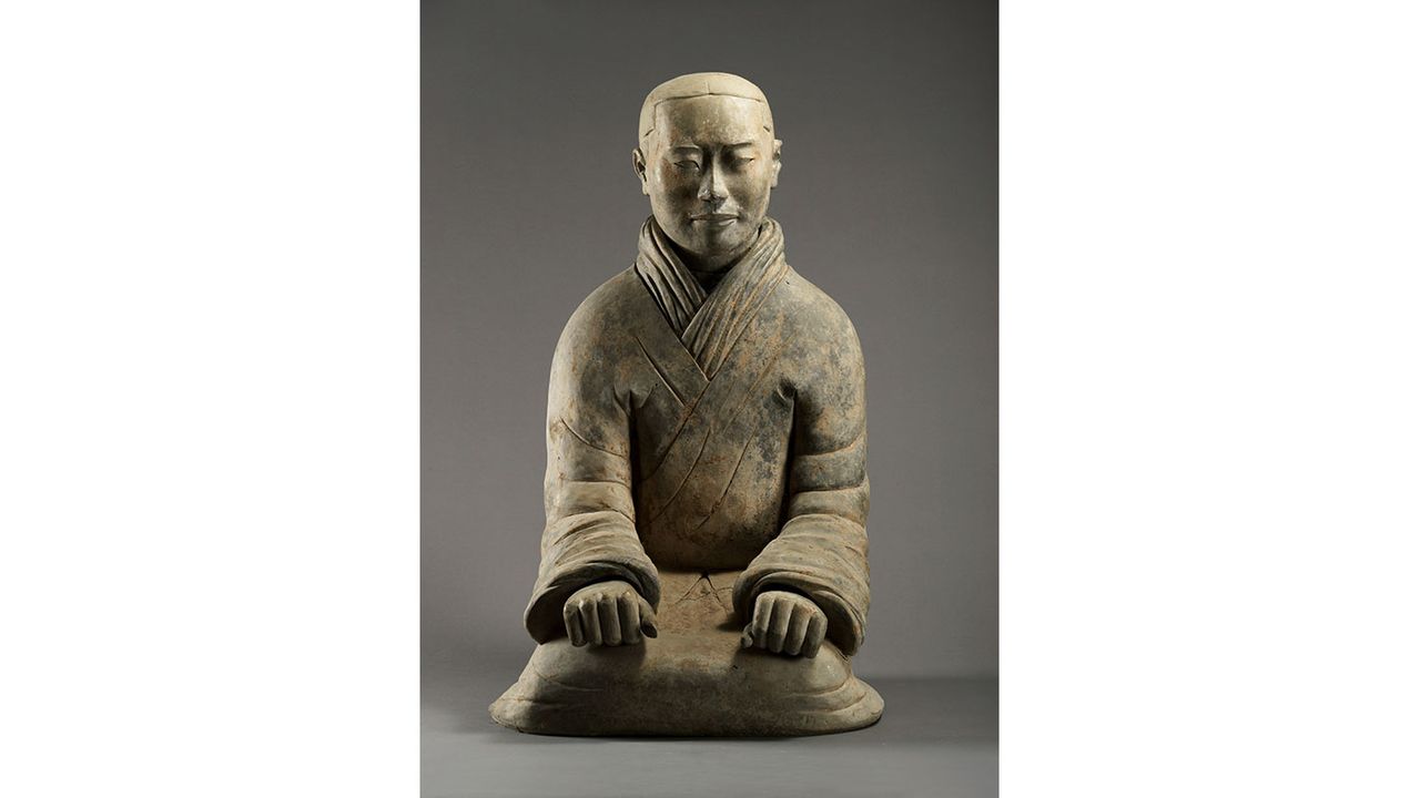 kneeling-attendent-1-c-mr.-ziyu-qiu.jpg