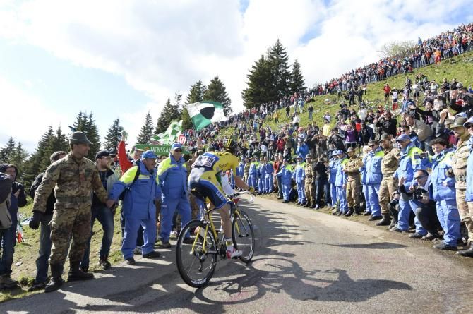 Michael Rogers riders to victory
