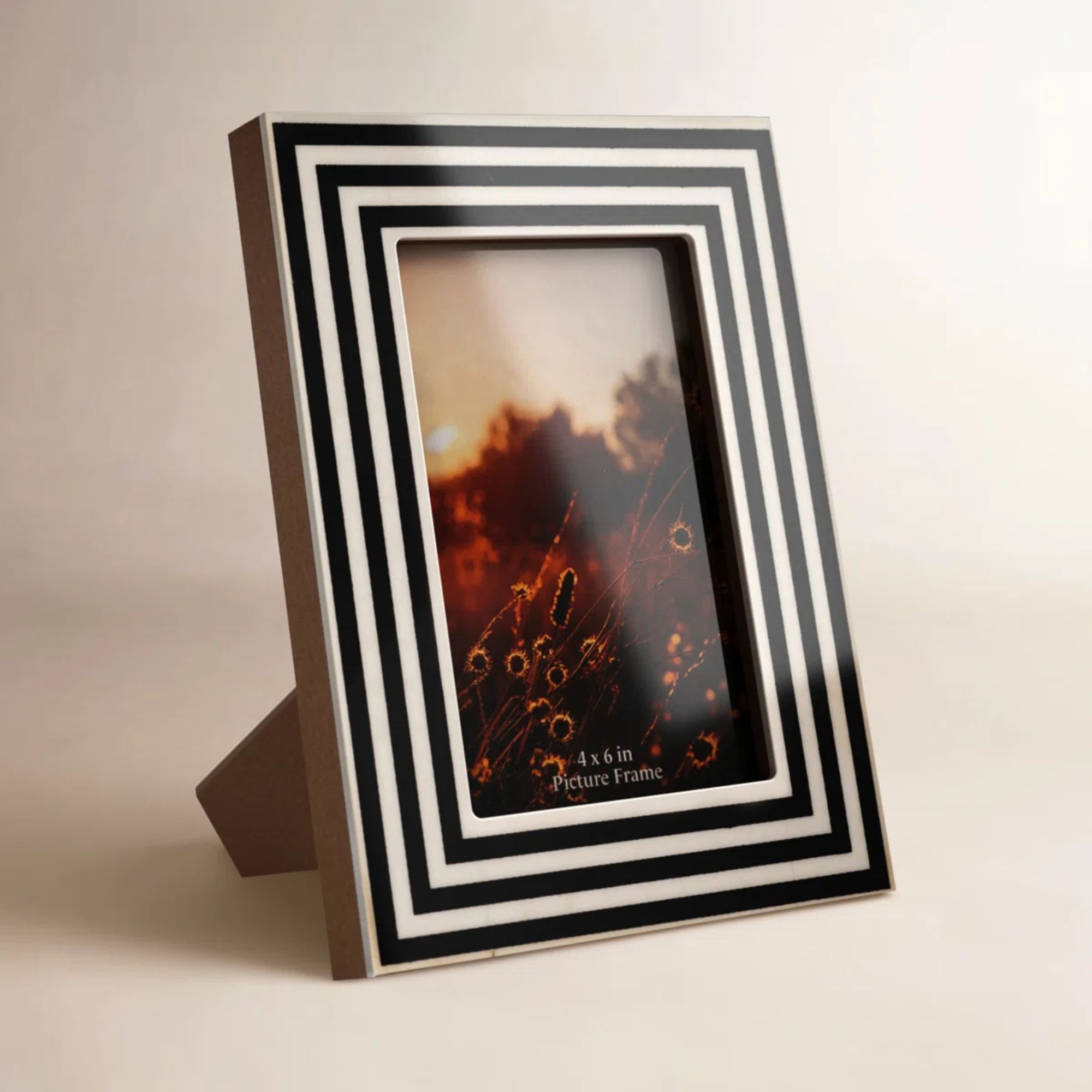 Polyresin Black and White Photo Frame