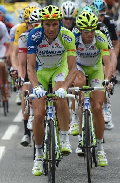 Ivan Basso (Liquigas) leads the favorites' group