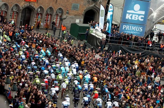 The Tour of Flanders peloton departs from the square in Bruges