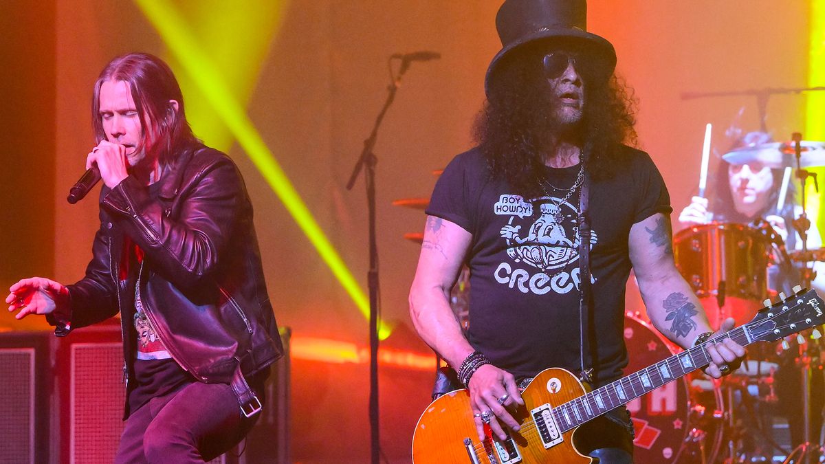 [L-R] Myles Kennedy and Slash