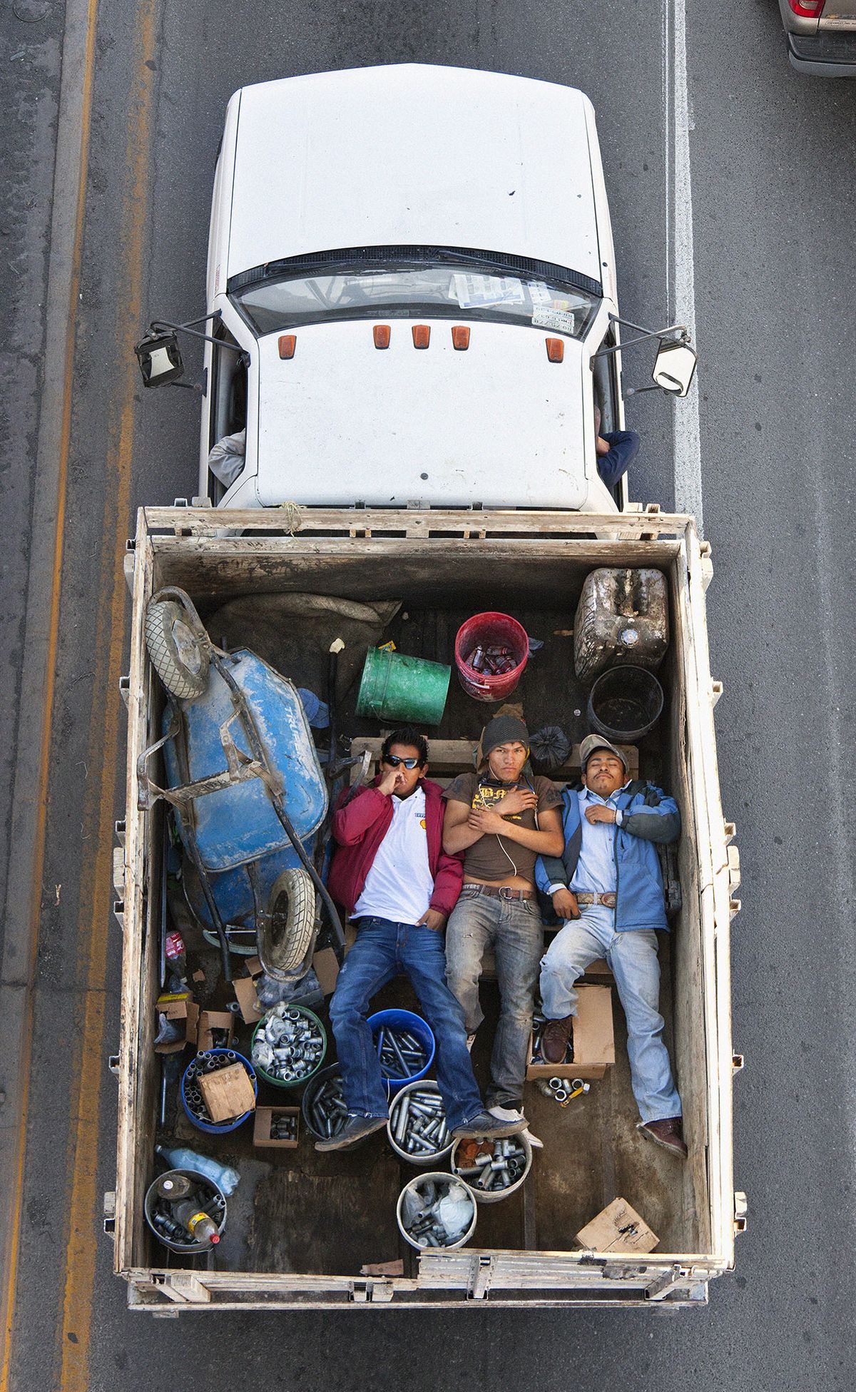 Mexican workers commute 