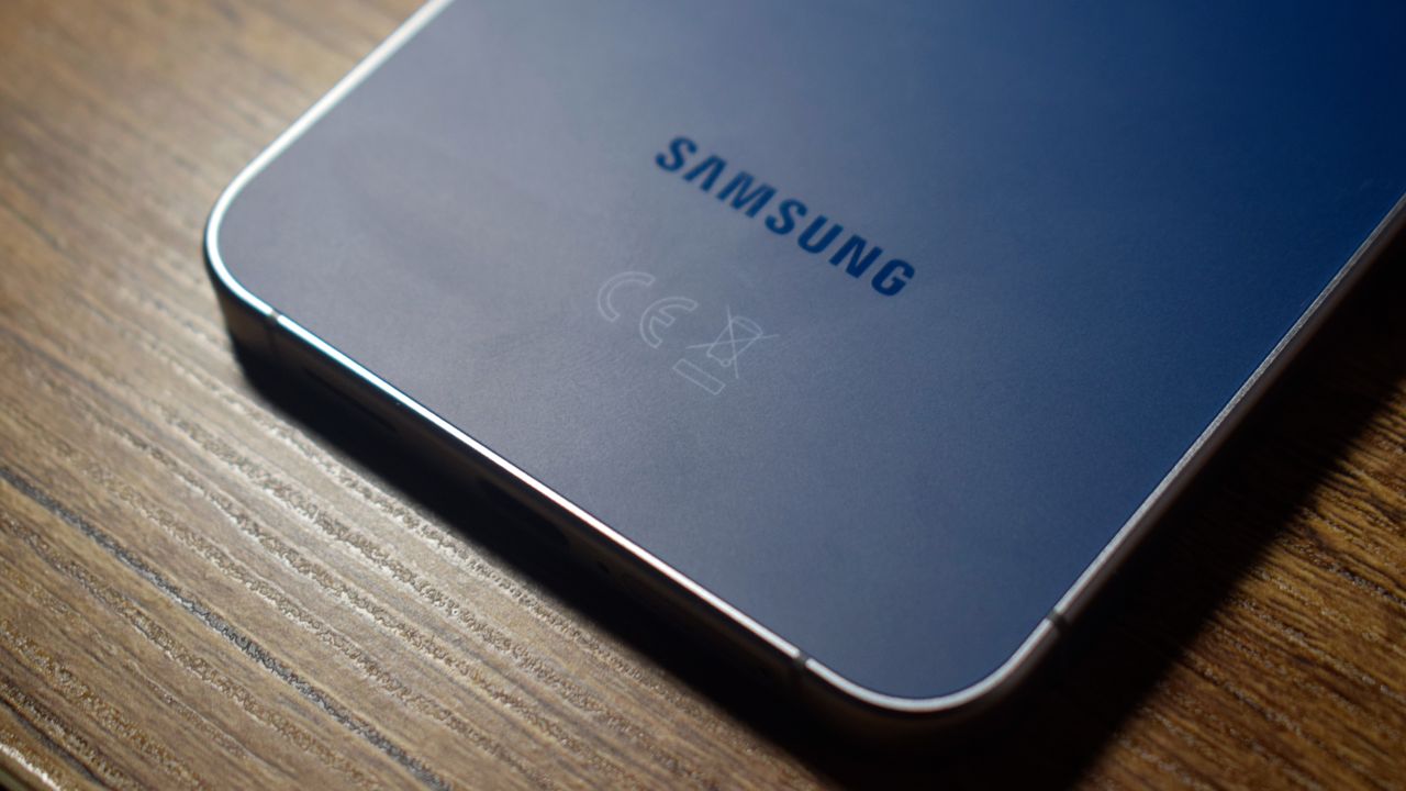 The Samsung Galaxy S25 FE