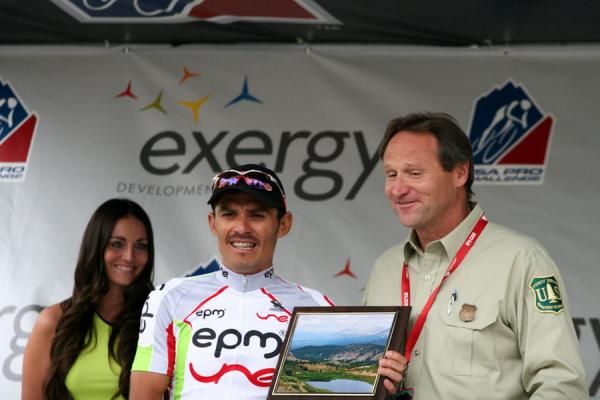 Francisco Colorado (EPM - UNE) is rewarded for his efforts in the mountains