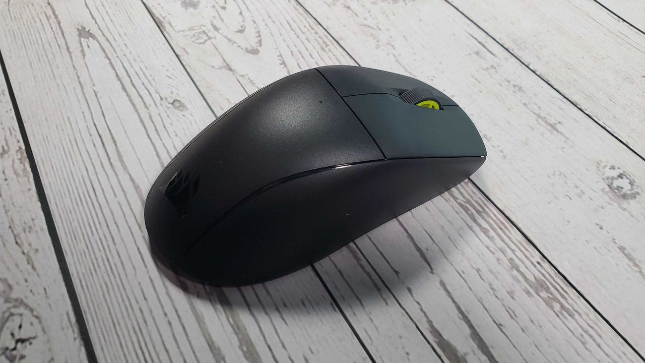 black gaming mouse