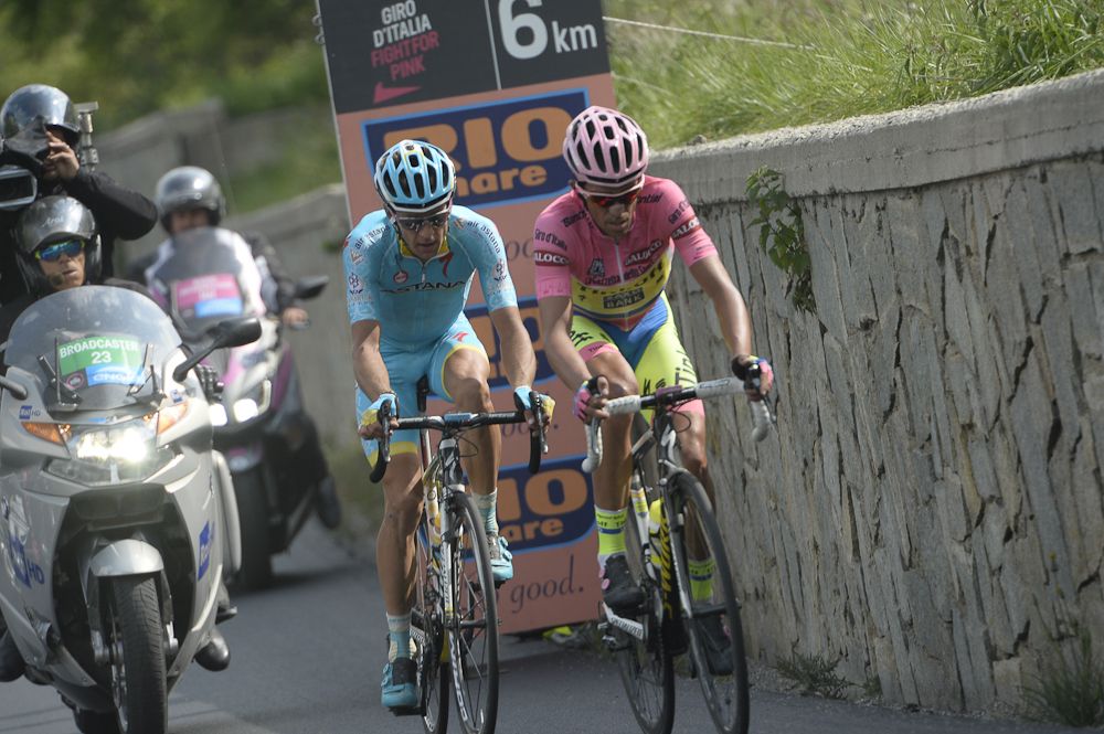 Alberto Contador followed by Tanel Kangert.