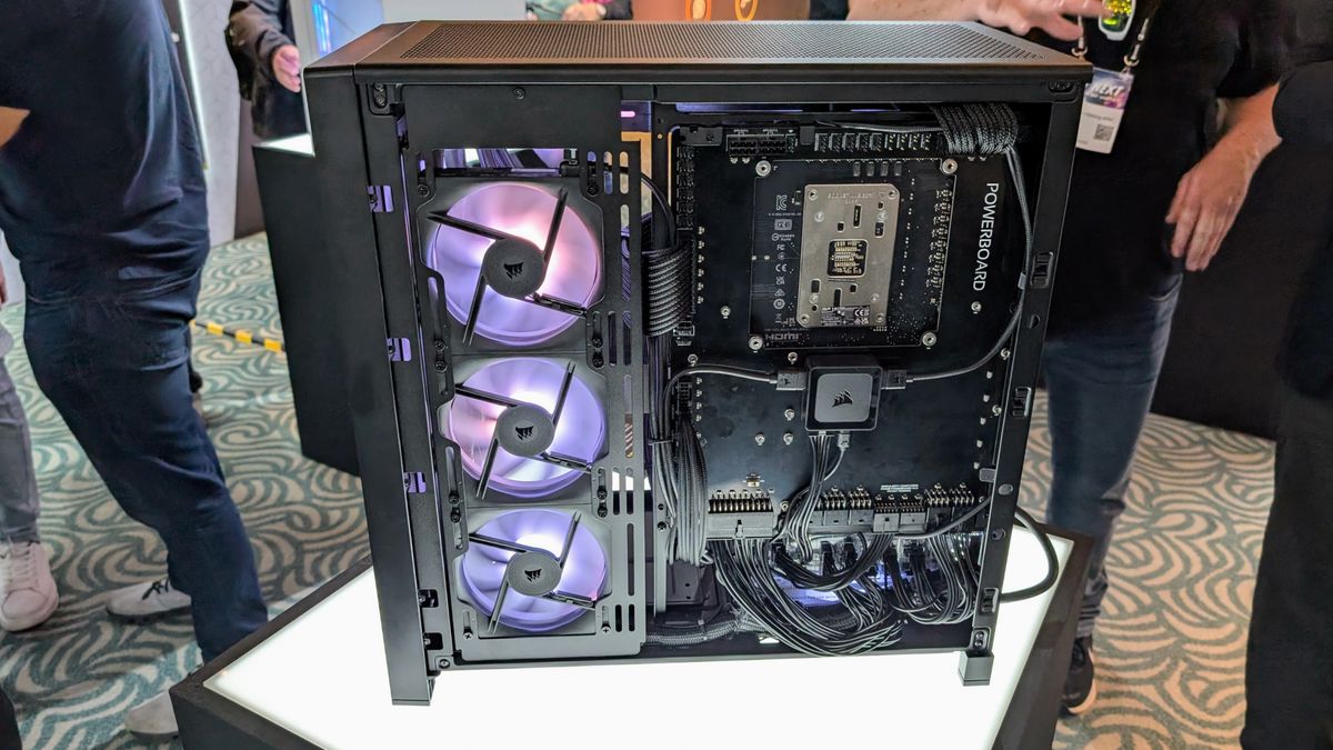 Corsair Frame 5000D cabling at Computex 2025