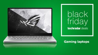 Gaming-laptop på grøn baggrund
