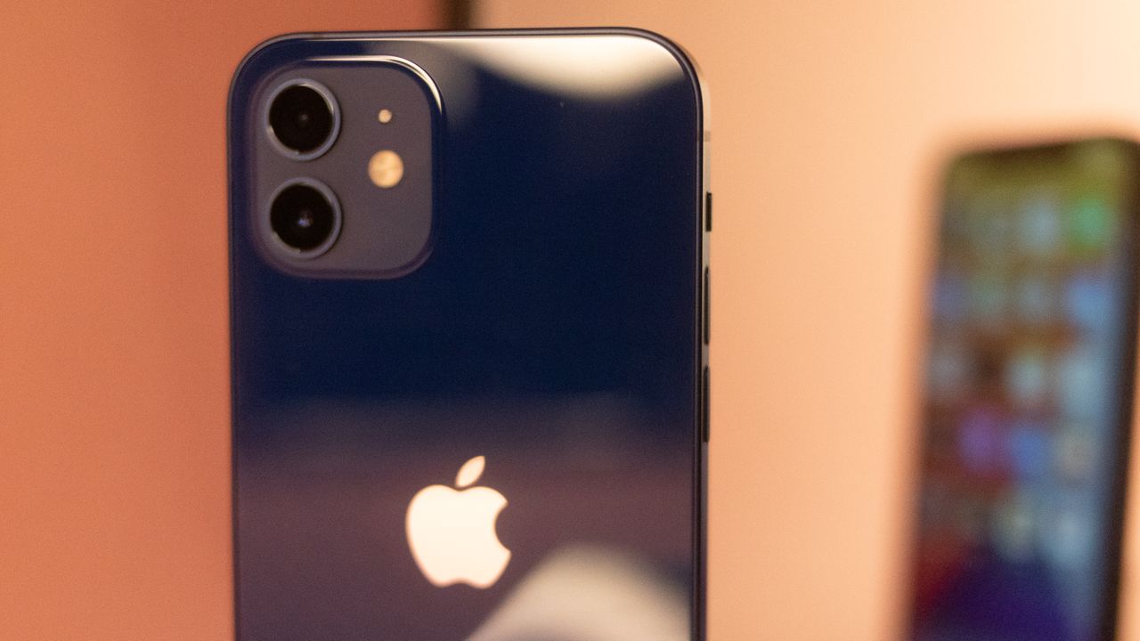 Apple iPhone 12