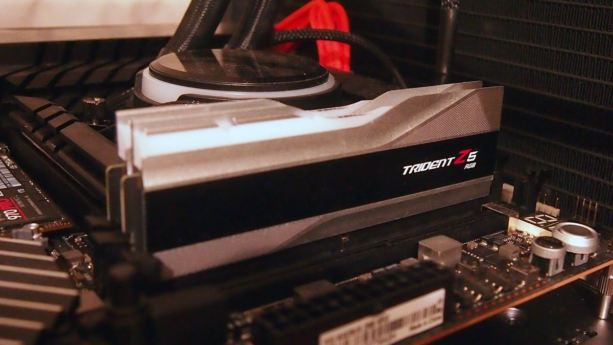 G.Skill Trident Z5 DDR5-6000 memory in an Asus Z690 Apex motherboard