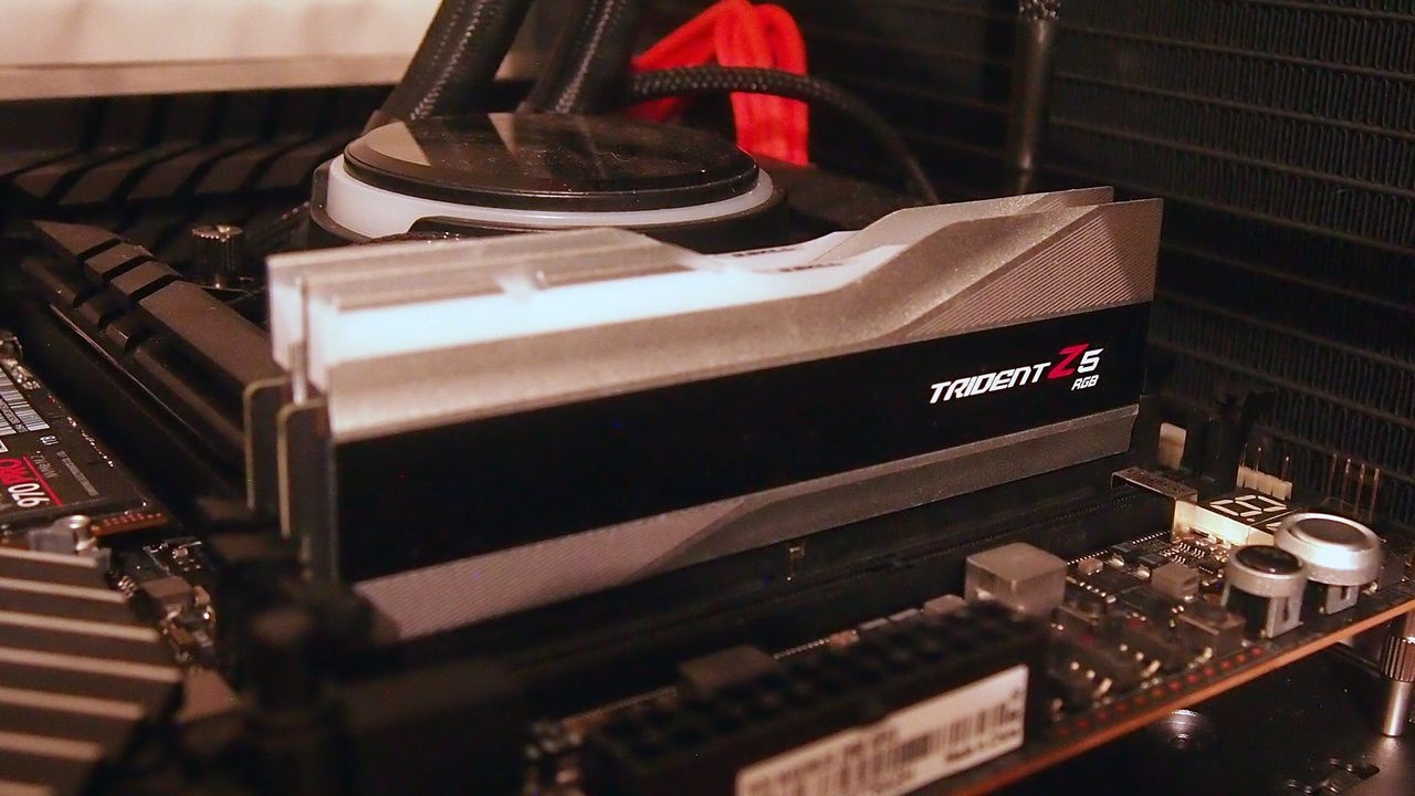 G.Skill Trident Z5 DDR5-6000 memory in an Asus Z690 Apex motherboard