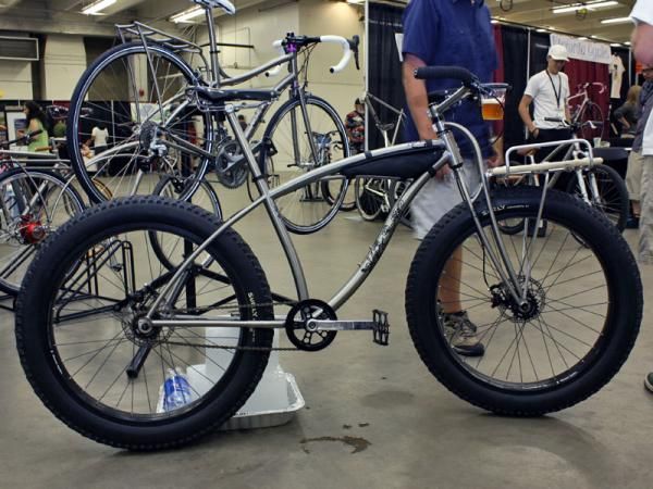 Black Sheep showed off this beautifully swoopy titanium snow bike.