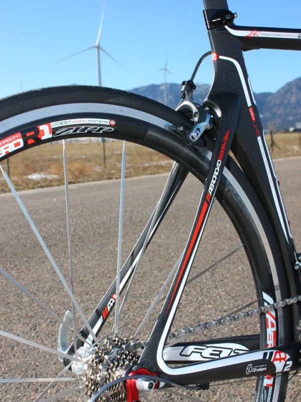 Slender aero stays give the AR a surprisingly smooth and refined ride