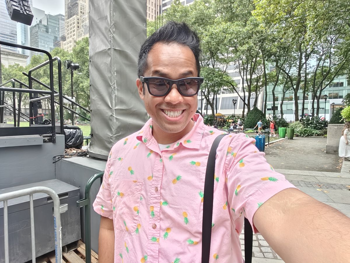 OnePlus Open inner selfie sample.