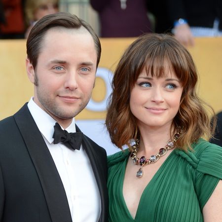 Actors Vincent Kartheiser (L) and Alexis Bledel arrive at the 19th Annual Screen Actors Guild Awards held at The Shrine Auditorium on January 27, 2013 in Los Angeles, California