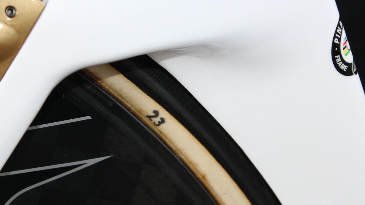 While many riders are following the wider-is-better trend, Wiggins is holding the line with 23mm tubulars.