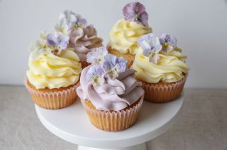 Violet cream cupcakes