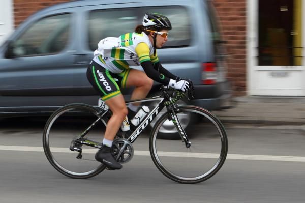 At speed - Amanda Spratt (GreenEdge-AIS)