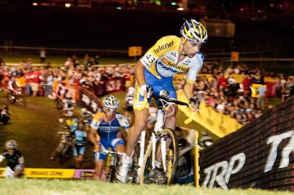 Rob Peeters (Telenet-Fidea) leading through the big run-up section.