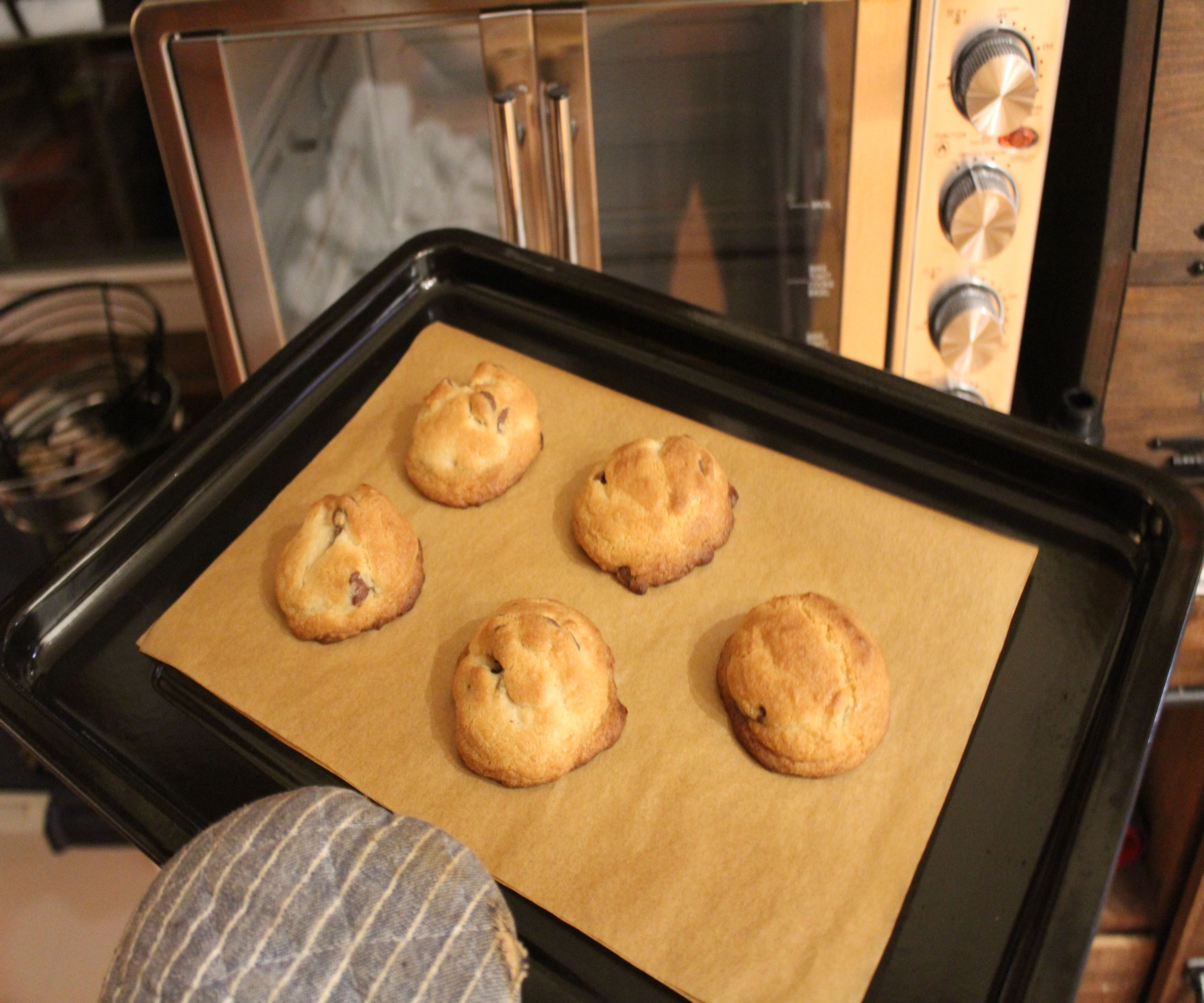 Cookies baked in the Elite Gourmet French Door Convection Toaster Oven