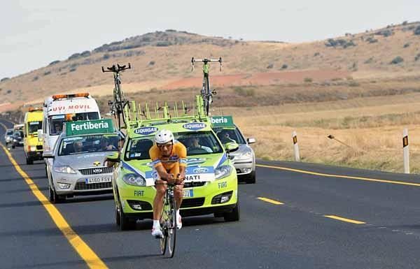 As the race leader Daniele Bennati (Liquigas) had plenty of people watching how he went.