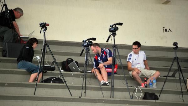 Riders occupy their downtime with modern technology