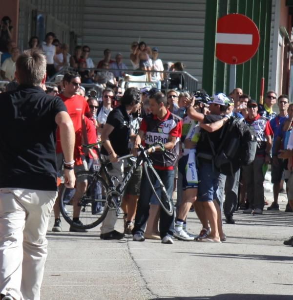 Clarke and his team after his wining ride