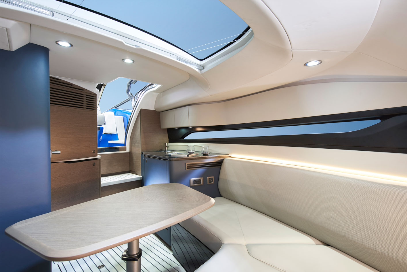 Princess Yachts R35 performance yacht cabin