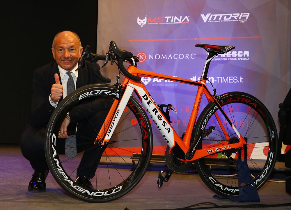 Cristiano De Rosa poses with the 2016 Nippo-Fantini team bike.