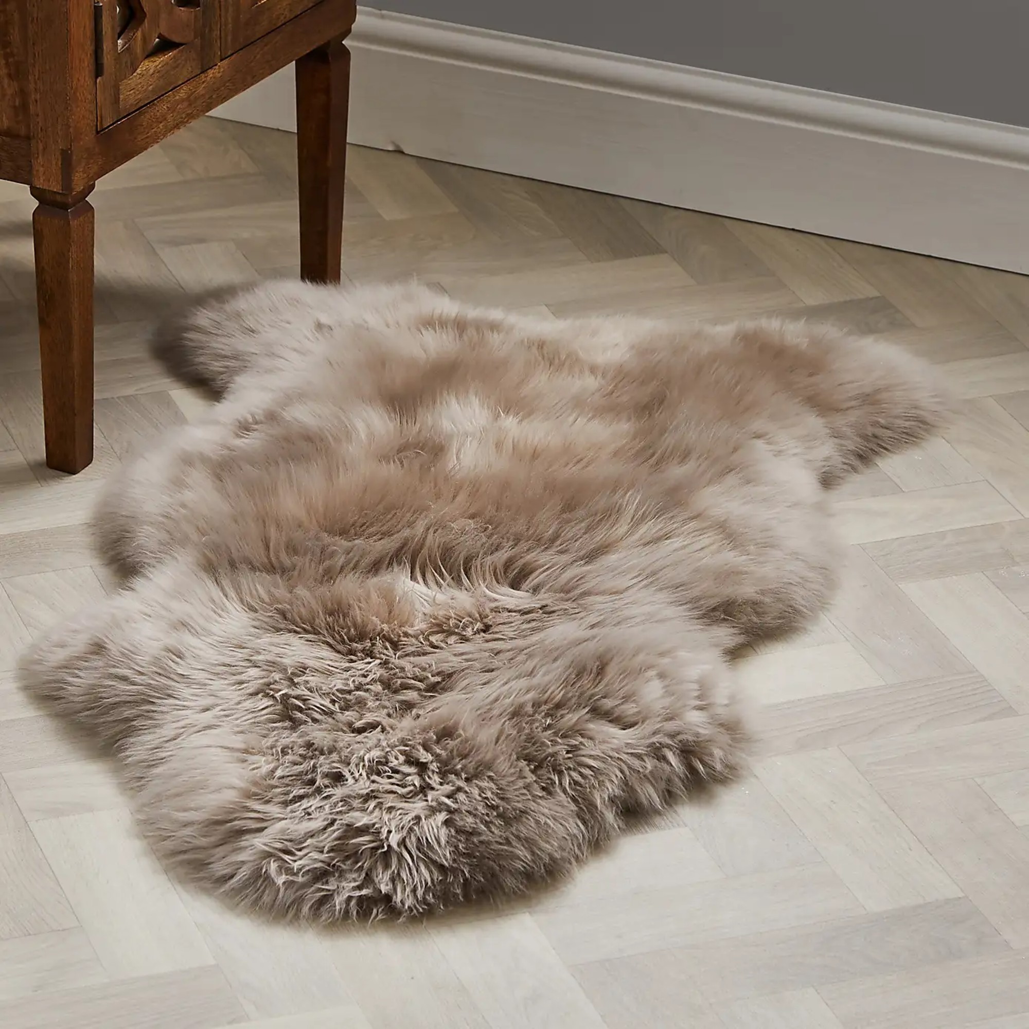 Dunelm Single Pelt Sheepskin Rug