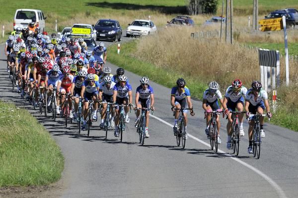 The peloton allowed the break get a maximum lead if 1:40 before stepping on the gas